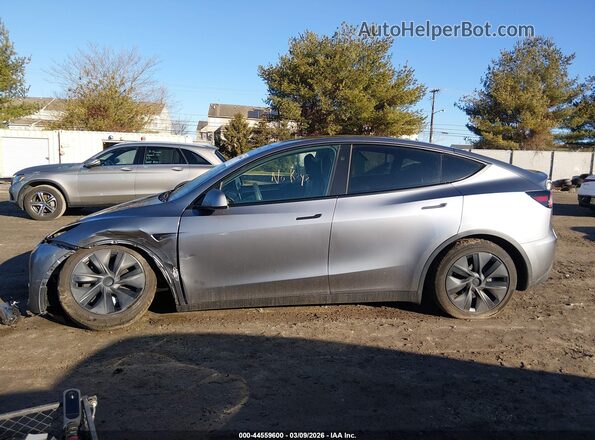7SAYGDEE5SA364929 2025 TESLA MODEL Y Gray Widok wnętrza 360 stopni