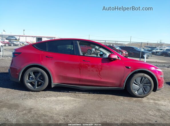 7SAYGDEE5TA461811 2026 TESLA MODEL Y Red Widok wnętrza z tyłu
