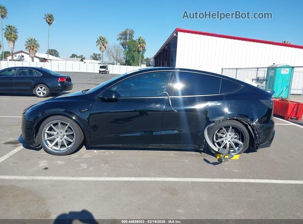 7SAYGDEE6NF376675 2022 TESLA MODEL Y Black უკანა სალონის ხედი