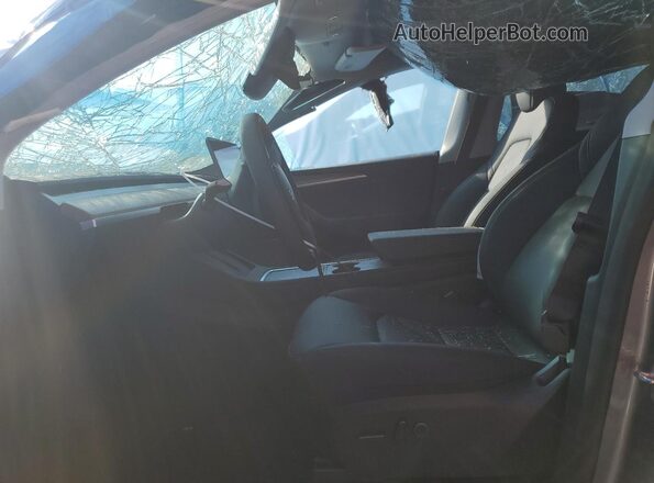 7SAYGDEE7SA360073 2025 TESLA MODEL Gray Widok wnętrza z przodu