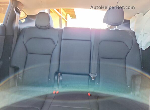 7SAYGDEE7TA463222 2026 TESLA MODEL Blue Widok tylnych siedzeń