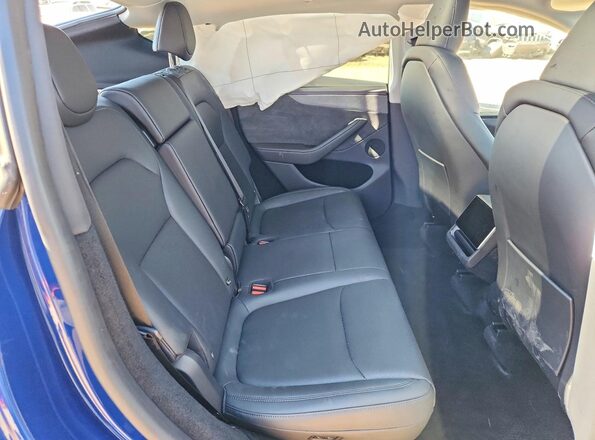 7SAYGDEE7TA463222 2026 TESLA MODEL Blue Widok wnętrza z tyłu