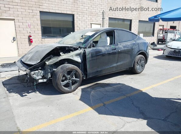 7SAYGDEE7TF374589 2026 TESLA MODEL Y Black Vista tres cuartos delantera izquierda