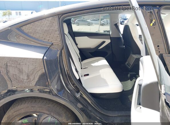 7SAYGDEE7TF374589 2026 TESLA MODEL Y Black Vista de la etiqueta del VIN