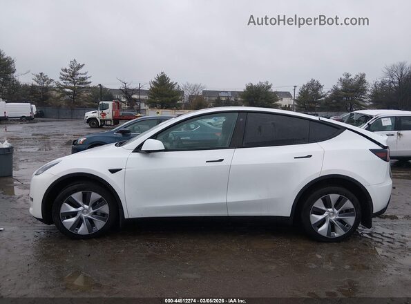 7SAYGDEE8PA061232 2023 TESLA MODEL Y White Widok wnętrza 360 stopni