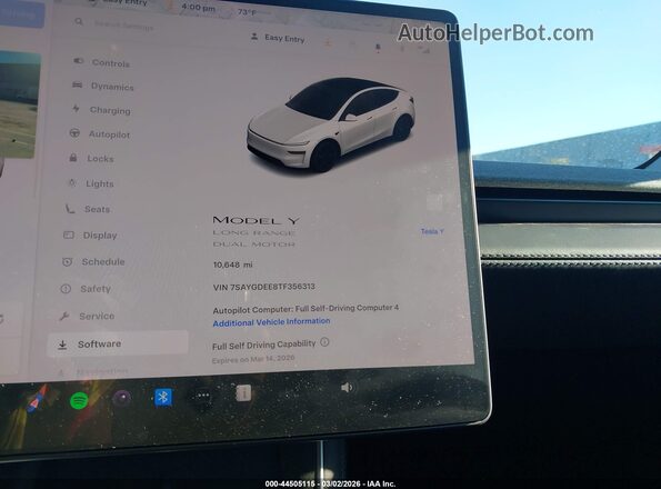 7SAYGDEE8TF356313 2026 TESLA MODEL Y White Rear seats view