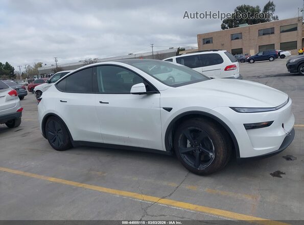 7SAYGDEE8TF356313 2026 TESLA MODEL Y White Rear interior view