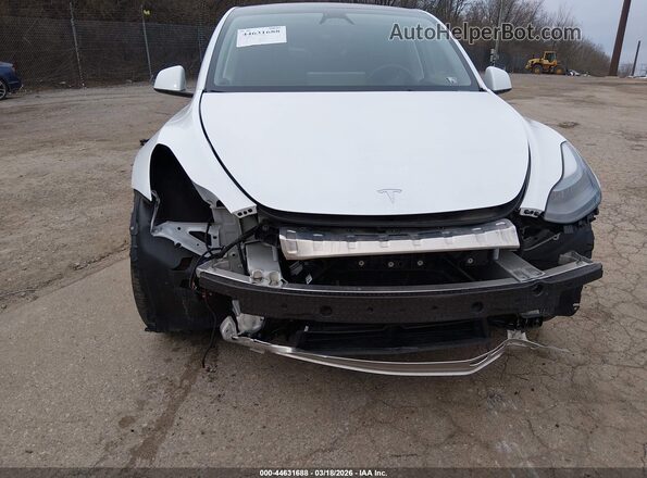 7SAYGDEE9RA249969 2024 TESLA MODEL Y White Vista frontal