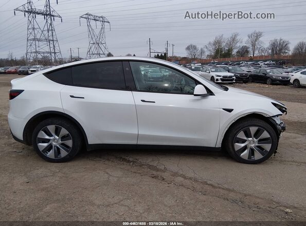 7SAYGDEE9RA249969 2024 TESLA MODEL Y White Vista interior de 360 grados