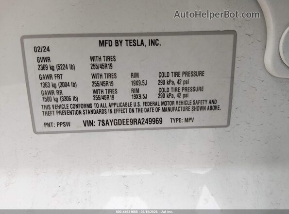 7SAYGDEE9RA249969 2024 TESLA MODEL Y White Vista del compartimento del motor