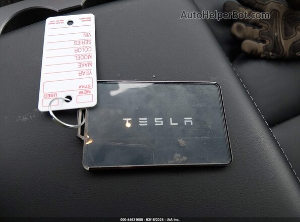 7SAYGDEE9RA249969 2024 TESLA MODEL Y White Vista del salpicadero