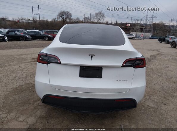 7SAYGDEE9RA249969 2024 TESLA MODEL Y White 