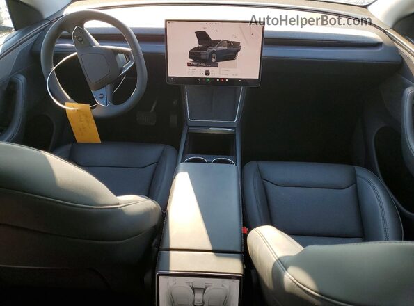 7SAYGDEE9TA410232 2026 TESLA MODEL Gray Vista del salpicadero