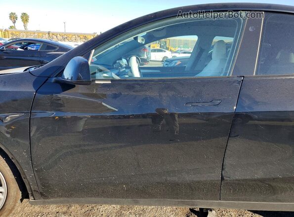 7SAYGDEEXRA236129 2024 TESLA MODEL Black წინა სალონის ხედი