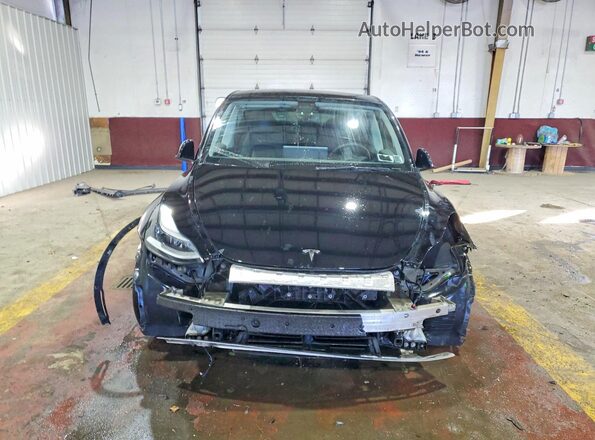7SAYGDEF1NF549205 2022 TESLA MODEL Черный Вид спереди