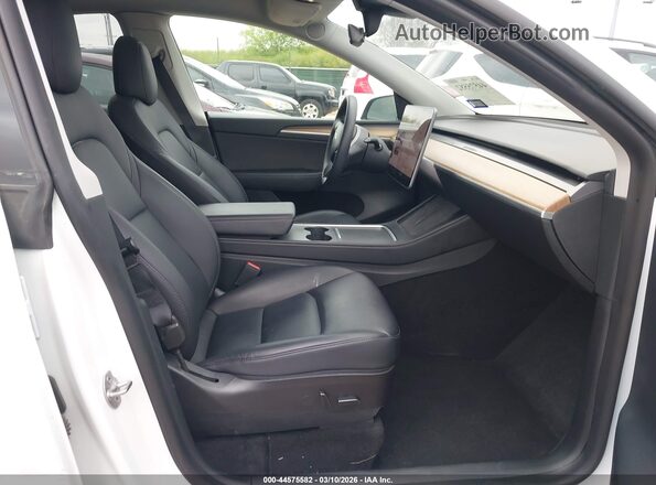 7SAYGDEF4NF538070 2022 TESLA MODEL Y White წინა სალონის ხედი