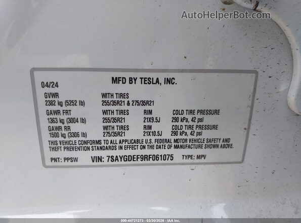 7SAYGDEF9RF061075 2024 TESLA MODEL Y White Widok komory silnika
