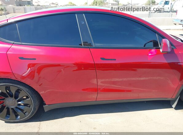 7SAYGDEF9RF101218 2024 TESLA MODEL Y Red Սալոնի 360 աստիճան տեսք