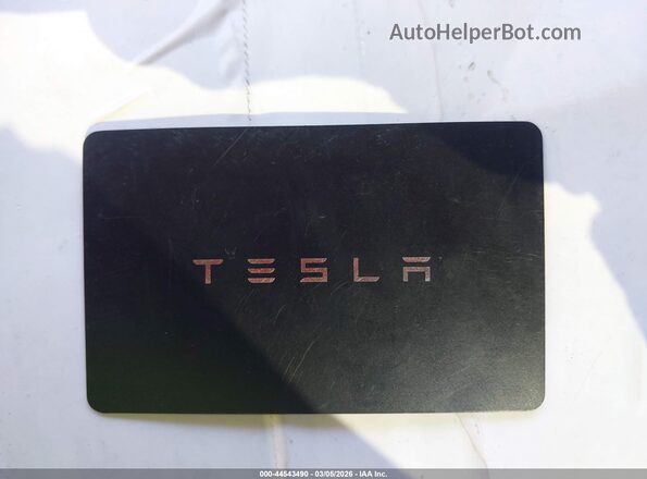 7SAYGDEF9RF101218 2024 TESLA MODEL Y Red Առջևի վահանակի տեսք