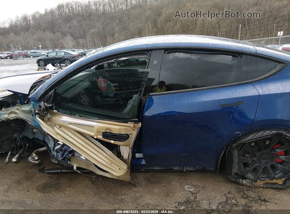 7SAYGDEF9RF169843 2024 TESLA MODEL Y Blue 