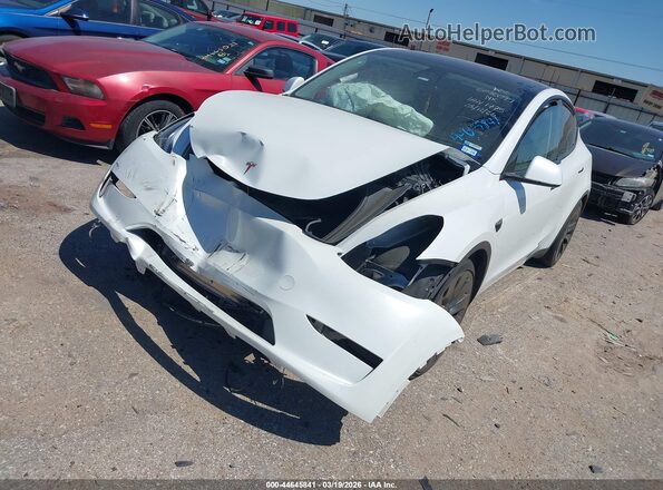 7SAYGDEFXPF701775 2023 TESLA MODEL Y Белый Передняя левая четверть