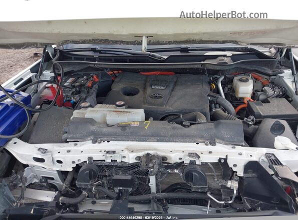 7SVAAABA0RX029425 2024 TOYOTA SEQUOIA White Widok z tyłu