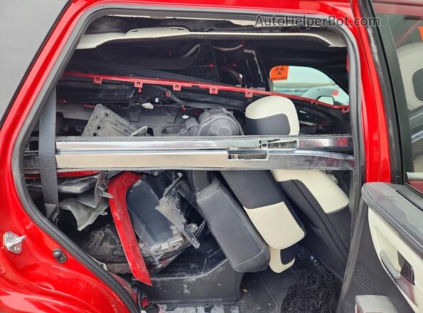 7SVAAABA2RX026347 2024 TOYOTA SEQUOIA Красный Вид задних сидений