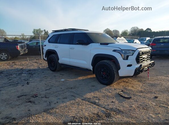 7SVAAABA5SX052706 2025 TOYOTA SEQUOIA Белый Передняя правая четверть