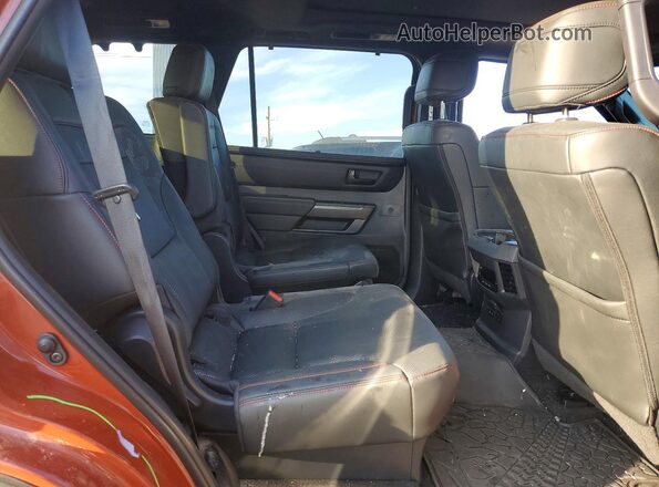 7SVAAABA6RX040459 2024 TOYOTA SEQUOIA Maroon Вид задніх сидінь