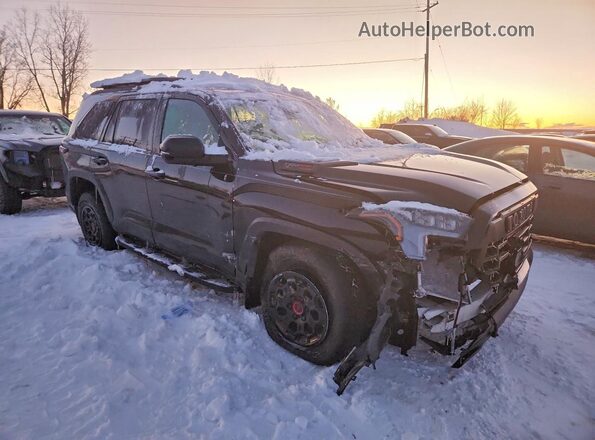 7SVAAABA9TX082454 2026 TOYOTA SEQUOIA Черный Передняя правая четверть