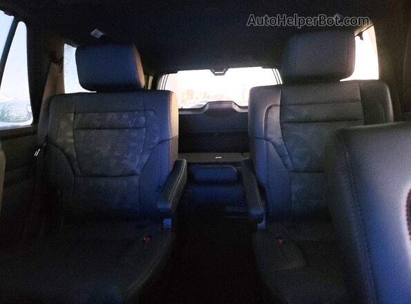 7SVAAABA9TX082454 2026 TOYOTA SEQUOIA Черный Вид задних сидений