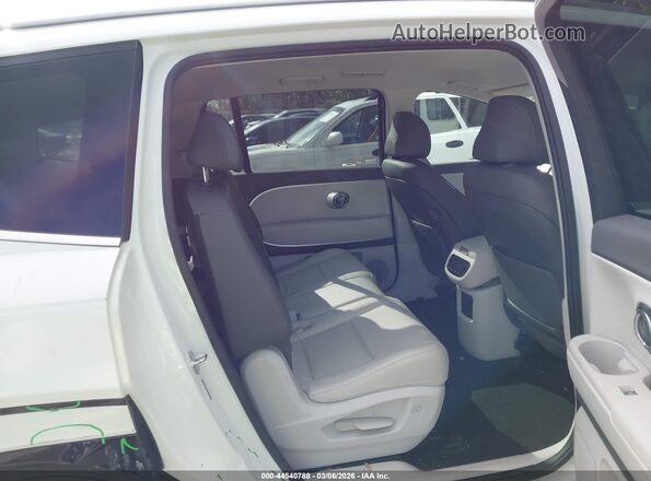7YAMUFS33TY005353 2026 HYUNDAI IONIQ 9 White VIN sticker view