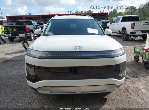7YAMUFS33TY005353 2026 HYUNDAI IONIQ 9 White Rear interior view