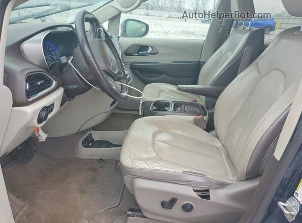 2C4RC1BG2KR666171 2019 CHRYSLER PACIFICA Синий Вид панели приборов