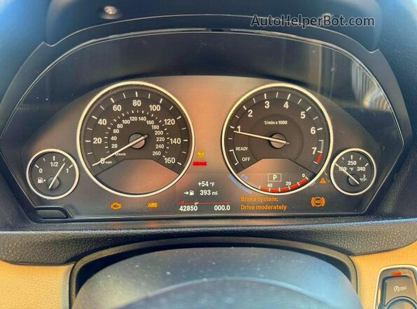 WBA8E5G32HNU45255 2017 BMW OTHER White Vista del salpicadero