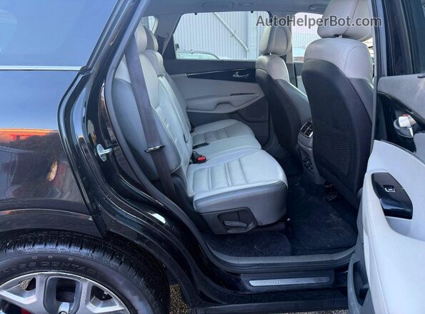 5XYPKDA56GG030215 2016 KIA SORENTO Черный Вид салона спереди