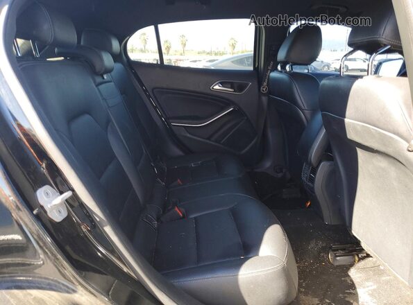 WDCTG4EB3HJ321489 2017 MERCEDES-BENZ GLA Черный Вид подкапотного пространства