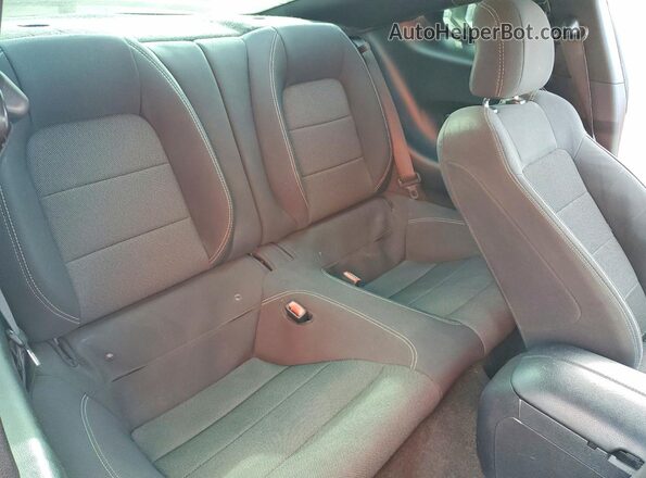 1FA6P8AM9H5202524 2017 FORD MUSTANG Белый Вид задних сидений