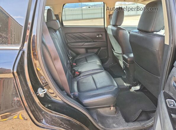 JA4J24A55JZ045135 2018 MITSUBISHI OUTLANDER Черный Вид задней части салона