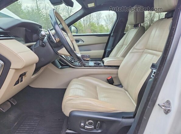 SALYM2RX4JA749522 2018 LAND ROVER RANGE Белый Вид панели приборов