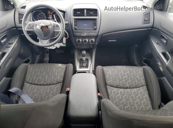 JA4ARUAU0SU008723 2025 MITSUBISHI OUTLANDER Gray Widok zestawu wskaźników