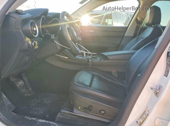 ZASPAJAN3K7C71311 2019 ALFA ROMEO STELVIO Белый Вид панели приборов