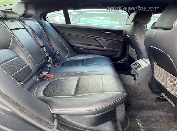 SAJAG4FV7KCP48855 2019 JAGUAR XF Charcoal Vista interior delantera