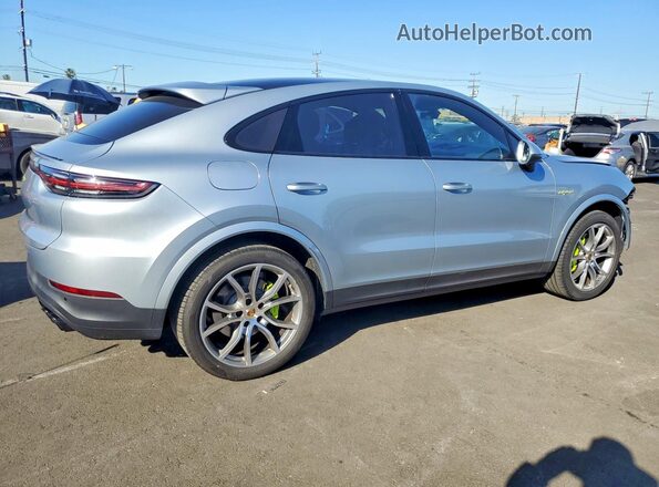 WP1BE2AY8NDA51058 2022 PORSCHE CAYENNE Silver Delantero derecho