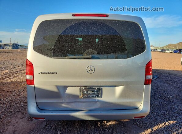 WD4PG2EE9G3091083 2016 MERCEDES-BENZ METRIS Серебряный Вид салона спереди