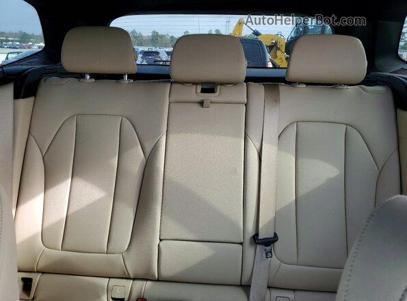 5UXTR9C5XJLD62398 2018 BMW X3 Белый Вид задней части салона