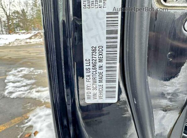 3C7WRTCL6NG277362 2022 RAM 3500 Black Widok wnętrza z tyłu