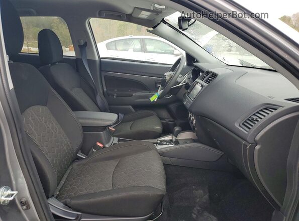 JA4ARUAU0SU008723 2025 MITSUBISHI OUTLANDER Gray Widok deski rozdzielczej
