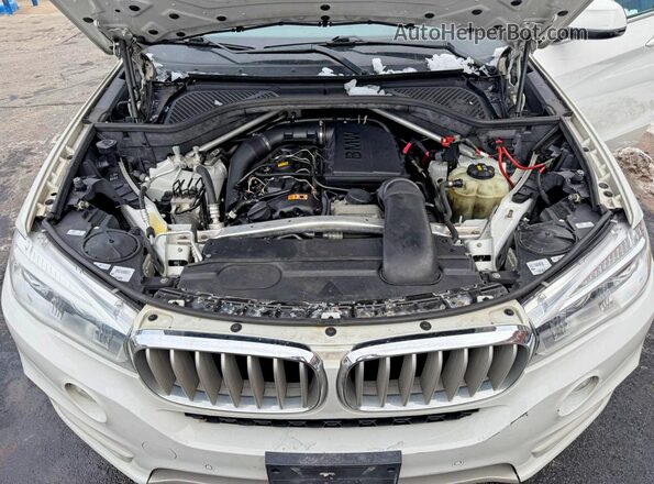 5UXKR0C52J0Y02782 2018 BMW X5 Белый Вид панели приборов