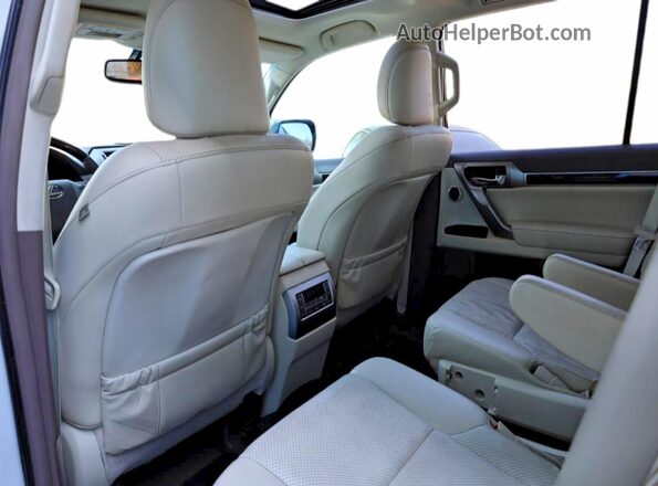 JTJJM7FX9HH150173 2017 LEXUS GX Белый Вид салона спереди